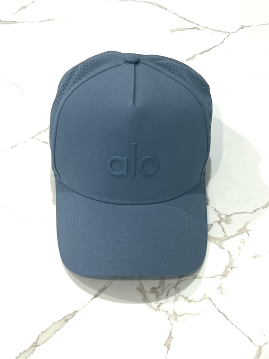 ALO Yoga Accessories - ALO NWOT Performance District Trucker Hat